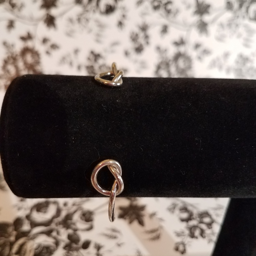 Open cuff twist jo8